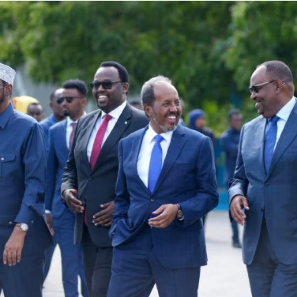 Madaxweyne Xasan Sheekh oo ku guuldareystay inuu mideeyo madaxda Federaalka